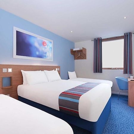 Travelodge London Ealing Zewnętrze zdjęcie