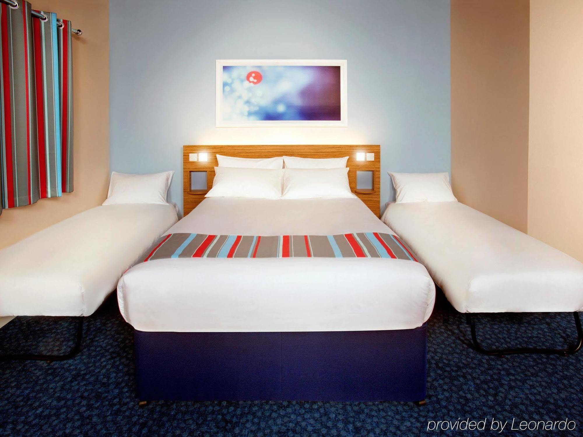 Travelodge London Ealing Zewnętrze zdjęcie