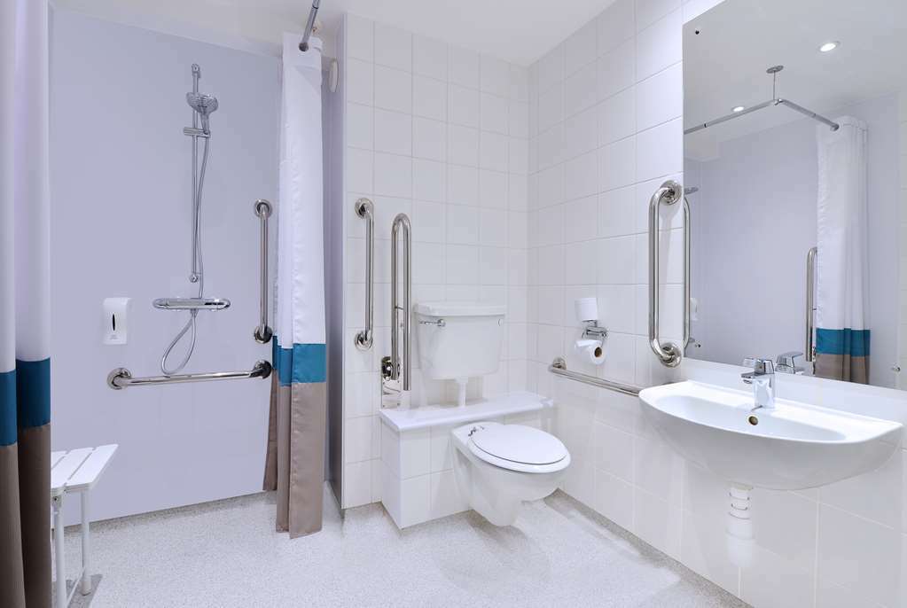 Travelodge London Ealing Pokój zdjęcie