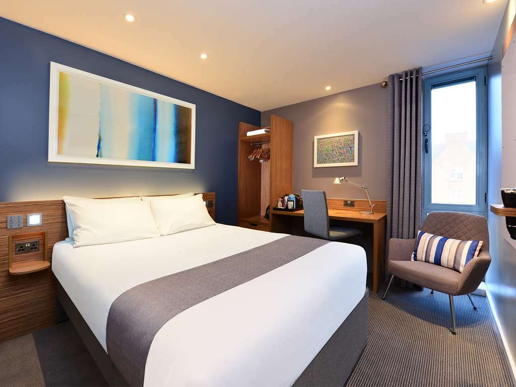 Travelodge London Ealing Pokój zdjęcie