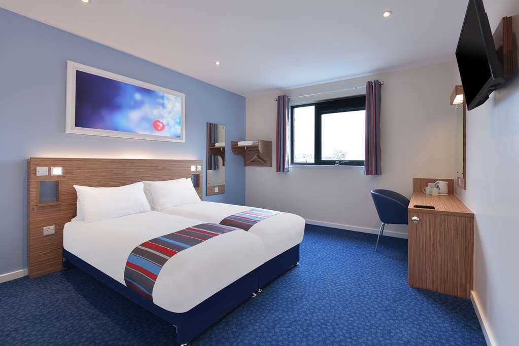 Travelodge London Ealing Pokój zdjęcie