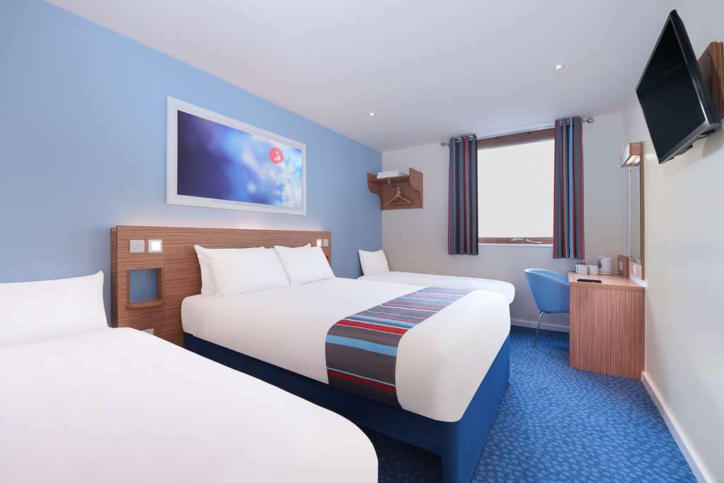Travelodge London Ealing Pokój zdjęcie