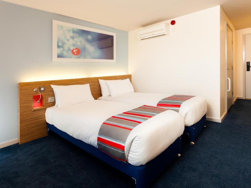 Travelodge London Ealing Zewnętrze zdjęcie